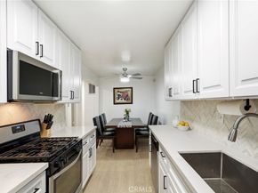 6904 Radford 5, North Hollywood CA 91605