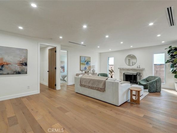 6854 Atoll Avenue, North Hollywood CA 91605