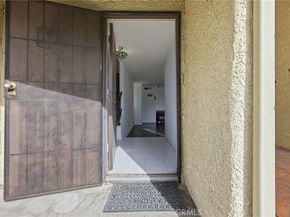 7738 Via Napoli 50, Burbank CA 91504