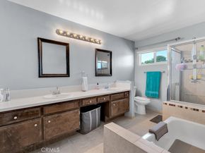 6323 Reseda Blvd 13, Tarzana CA 91335