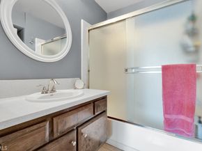 6323 Reseda Blvd 13, Tarzana CA 91335