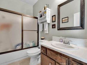 6323 Reseda Blvd 13, Tarzana CA 91335