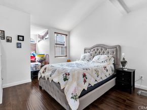 6323 Reseda Blvd 13, Tarzana CA 91335