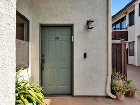 6323 Reseda Blvd 13, Tarzana CA 91335