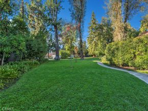 7050 Shoup Avenue 225, Canoga Park CA 91303