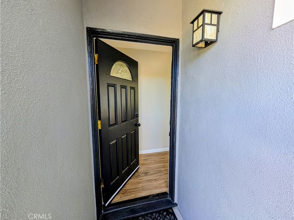 23130 Victory, Woodland Hills CA 91367
