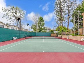 18730 Hatteras 43, Tarzana CA 91356