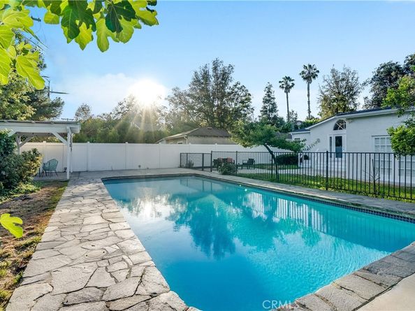 11814 Hesby Street, Valley Village CA 91606