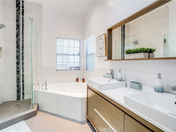11814 Hesby Street, Valley Village CA 91606