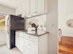 1918 11th Street D, Santa Monica CA 90404