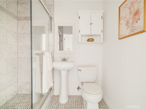 1918 11th Street D, Santa Monica CA 90404