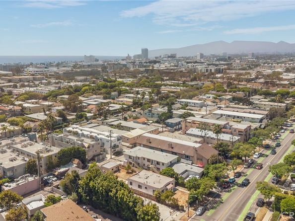 1918 11th Street D, Santa Monica CA 90404