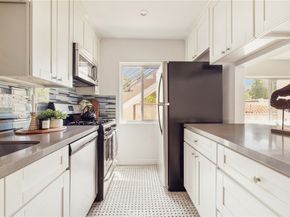 1918 11th Street D, Santa Monica CA 90404