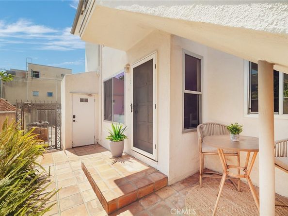 1918 11th Street D, Santa Monica CA 90404