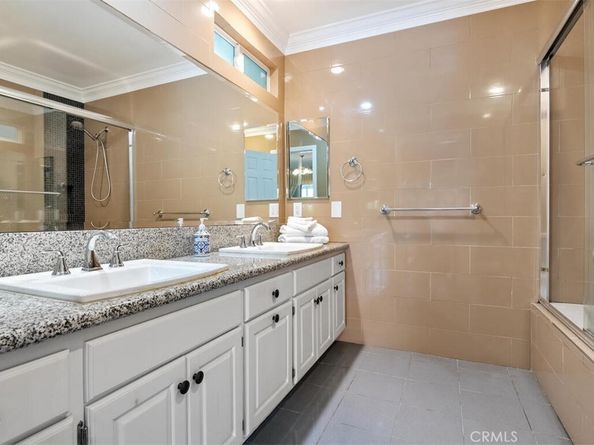 6255 Del Valle Drive, Los Angeles CA 90048