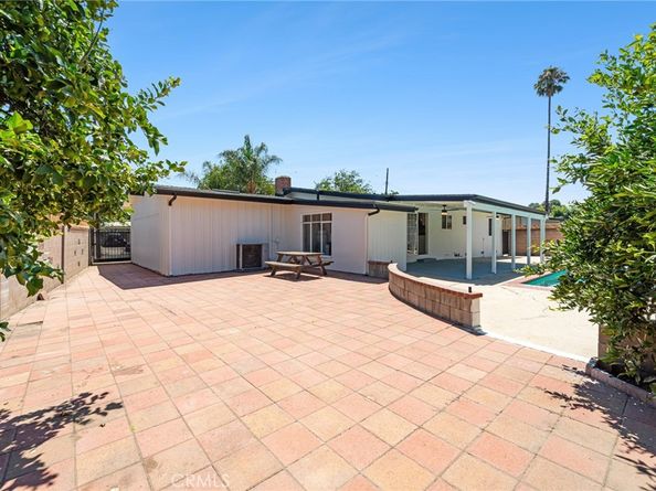 8749 Norwich Avenue, North Hills CA 91343