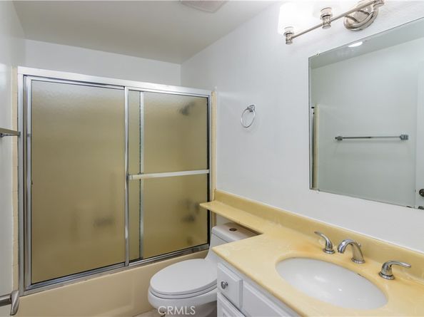 20235 Keswick Street 102, Winnetka CA 91306