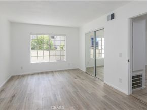 20235 Keswick Street 102, Winnetka CA 91306