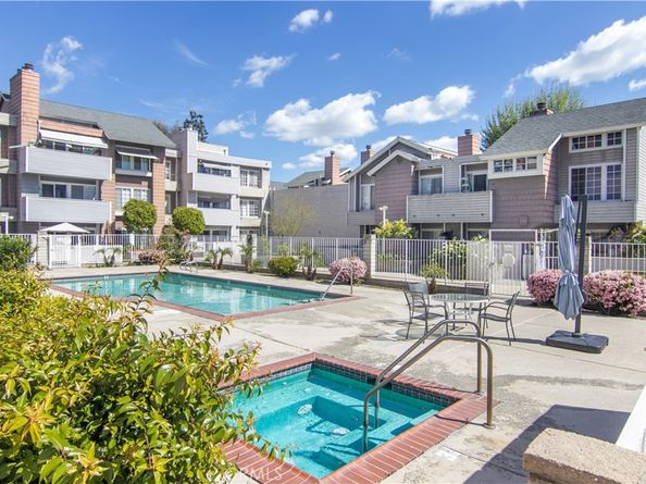 20235 Keswick Street 102, Winnetka CA 91306