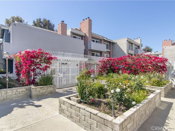 20235 Keswick Street 102, Winnetka CA 91306