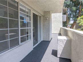 20235 Keswick Street 102, Winnetka CA 91306