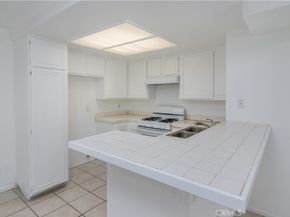 20235 Keswick Street 102, Winnetka CA 91306