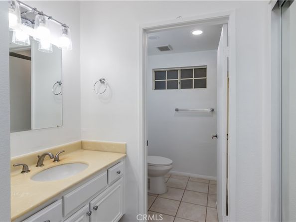 20235 Keswick Street 102, Winnetka CA 91306