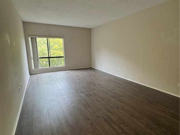 19029 Nordhoff Street 308, Northridge CA 91324