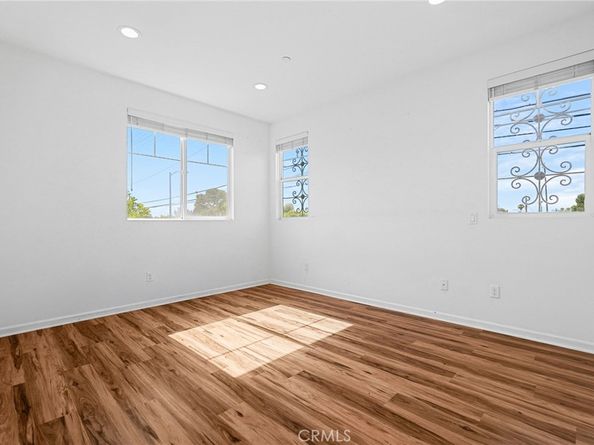 7600 N Courage Way, Van Nuys CA 91405