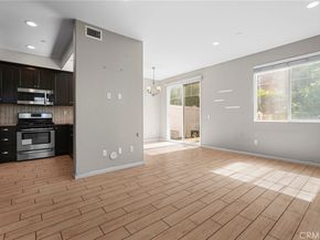7600 N Courage Way, Van Nuys CA 91405