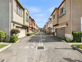 7600 N Courage Way, Van Nuys CA 91405