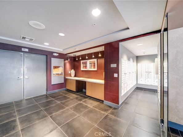 21301 Erwin Street 303, Woodland Hills CA 91367