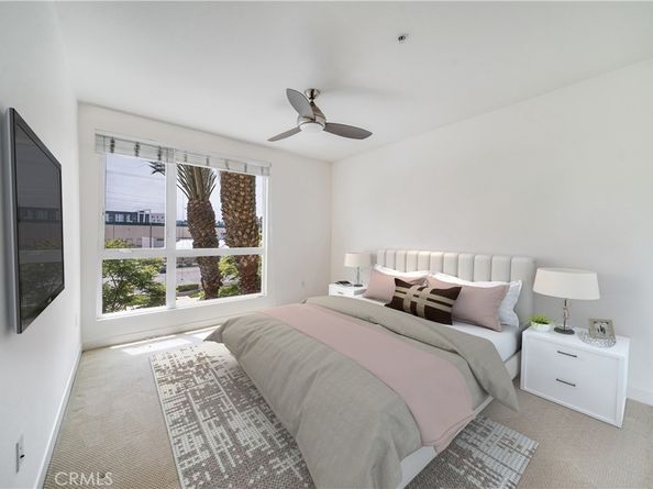 21301 Erwin Street 303, Woodland Hills CA 91367