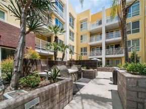 21301 Erwin Street 303, Woodland Hills CA 91367