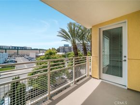 21301 Erwin Street 303, Woodland Hills CA 91367