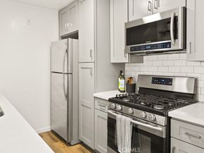 18620 Hatteras Street 223, Tarzana CA 91356