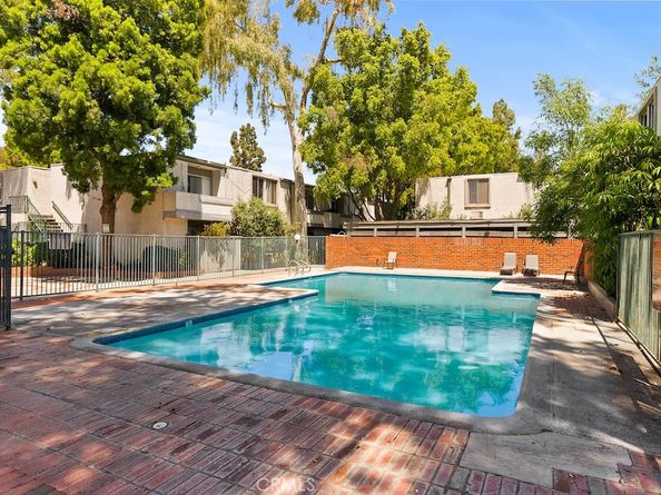 18620 Hatteras Street 223, Tarzana CA 91356