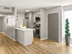 18620 Hatteras Street 223, Tarzana CA 91356