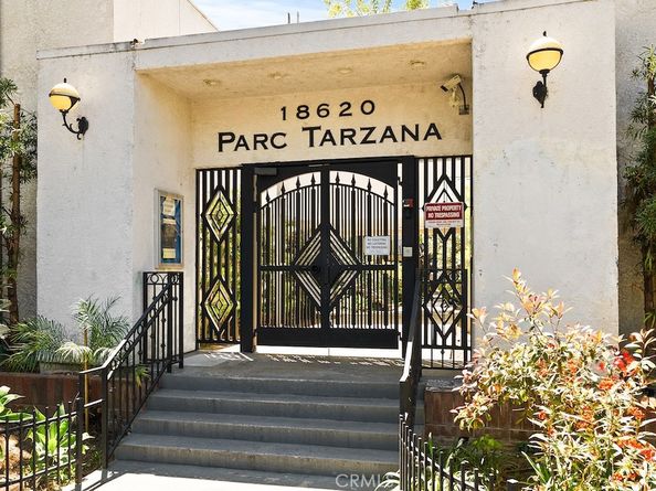 18620 Hatteras Street 223, Tarzana CA 91356