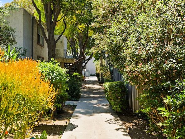 18620 Hatteras Street 223, Tarzana CA 91356