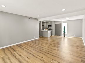 18620 Hatteras Street 223, Tarzana CA 91356