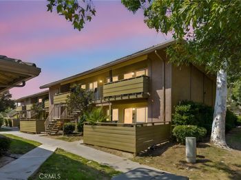 2041 E Grand Avenue
