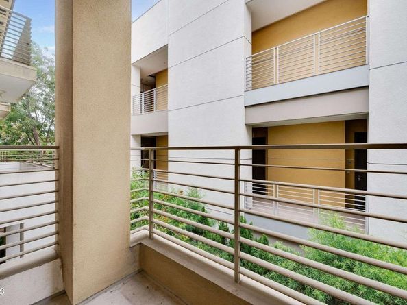 239 S Marengo Avenue 203, Pasadena CA 91101