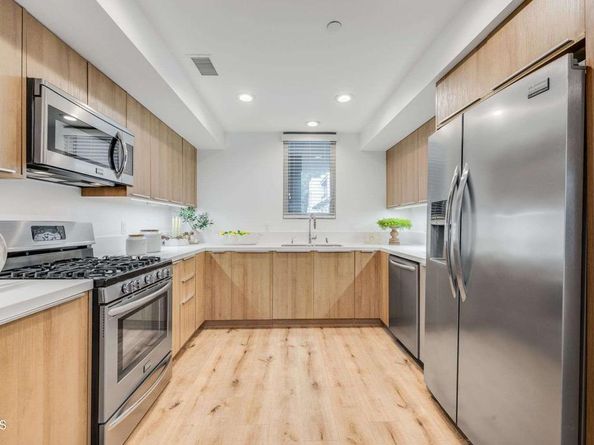 239 S Marengo Avenue 203, Pasadena CA 91101