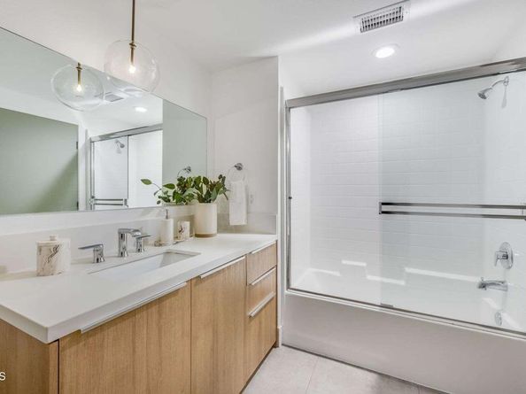 239 S Marengo Avenue 203, Pasadena CA 91101
