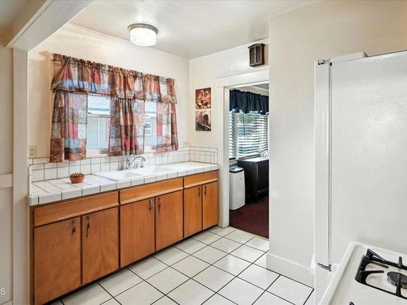 1954 N Garfield Avenue, Pasadena CA 91104