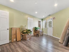 15743 Covello Street, Lake Balboa CA 91406