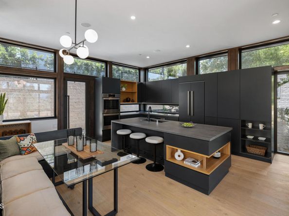 4209 Sea View Lane, Los Angeles CA 90065