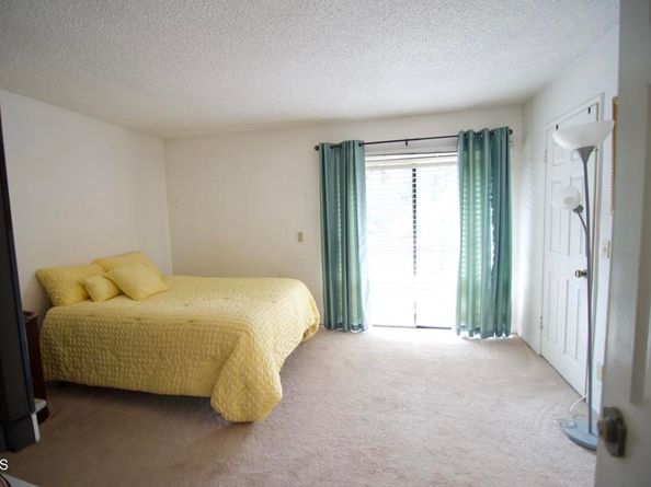 1931 E Huntington Drive F, Duarte CA 91010