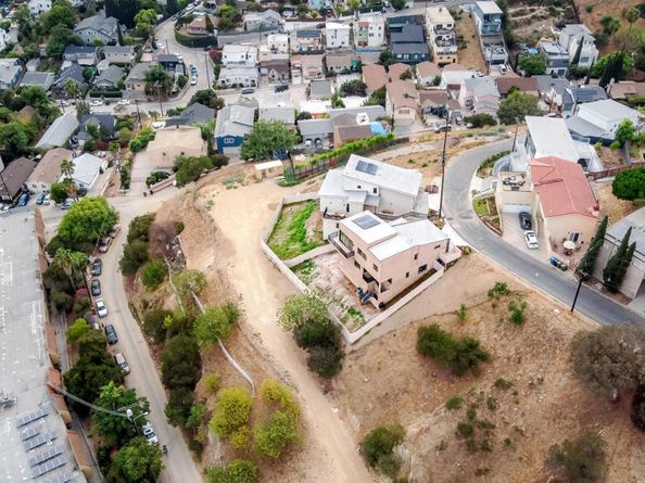 3874 W Point Drive, Los Angeles CA 90065